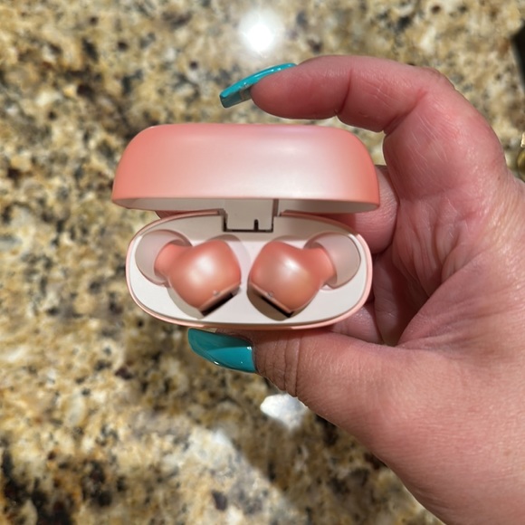 Ear buds - Picture 3 of 4